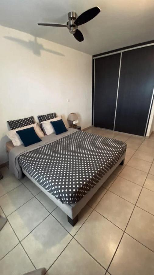 شقة Location Saisonniere Meublee F2 St Leu Face Ocean A 1 Min Plage سان لوي المظهر الخارجي الصورة